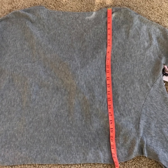 NWT! 1.State XS grey Ribbed knot back sweater - Picture 8 of 8